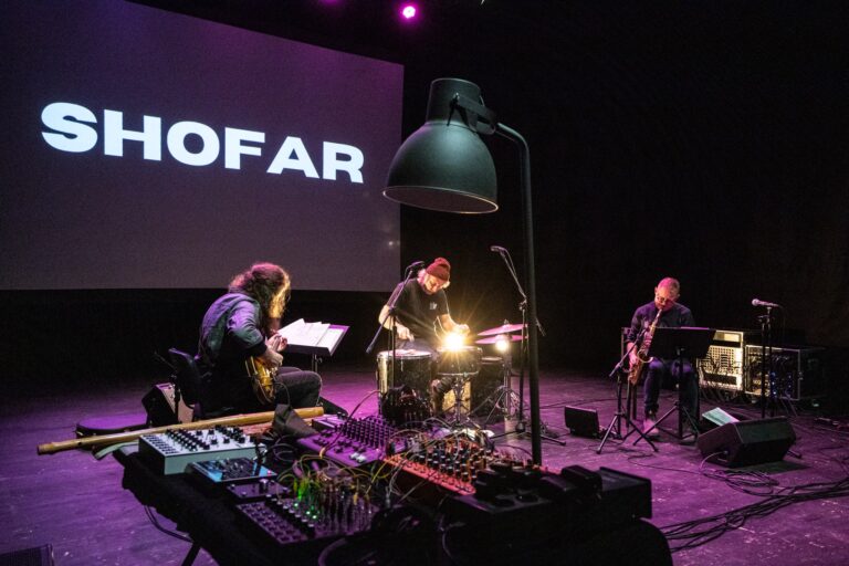 Shofar: Mikołaj Trzaska / Raphael Rogiński / Macio Moretti + DVOYRA